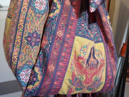 กระเป๋าผ้าลายอย่างผ้าไทยเขียนมือ - ร้านผ้าพิมพ์ลายอย่าง - ผ้าเสมา
